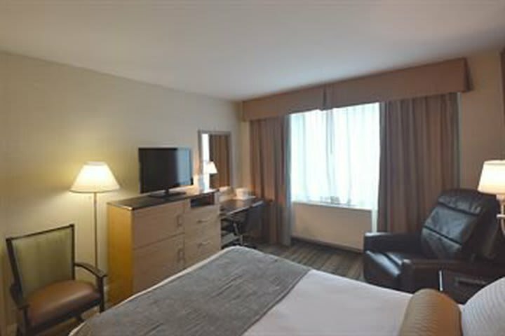 Ramada Hotel And Conference Center