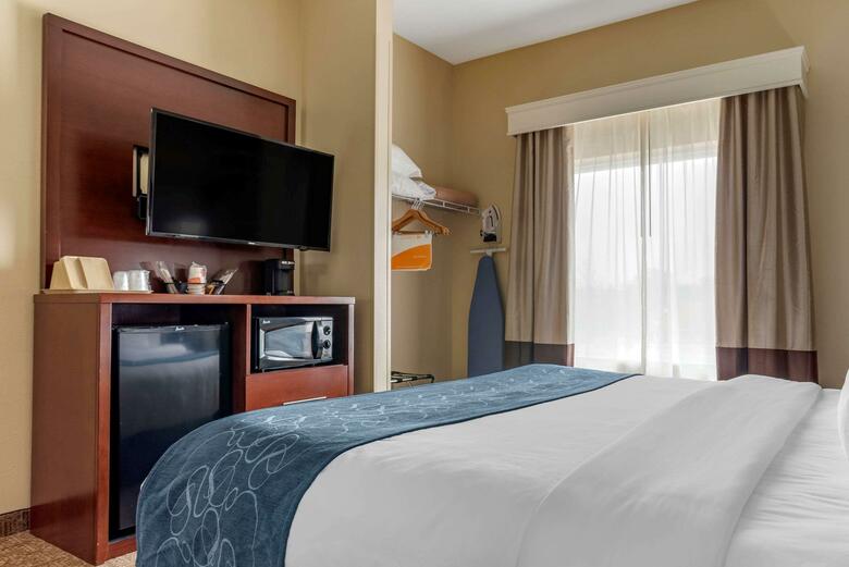 Hotel Comfort Suites At Eglin Air Force Base