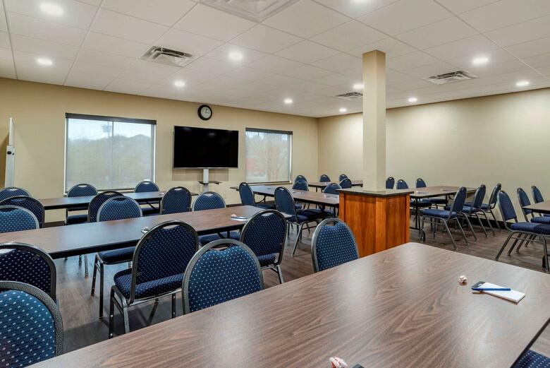 Hotel Comfort Suites At Eglin Air Force Base