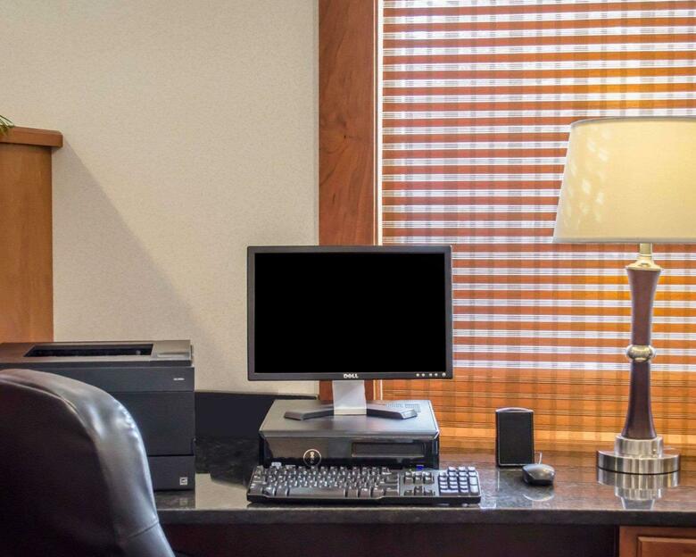 Hotel Comfort Suites At Eglin Air Force Base