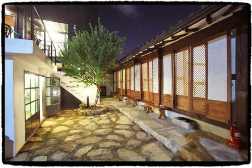 Hostal Dowon Guesthouse