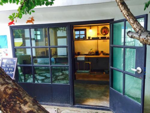 Hostal Dowon Guesthouse