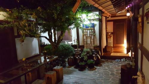 Hostal Inyeon Hanok Guesthouse
