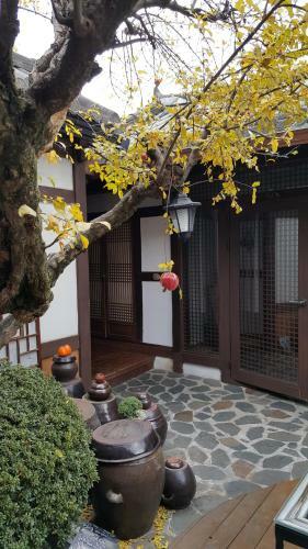 Hostal Inyeon Hanok Guesthouse