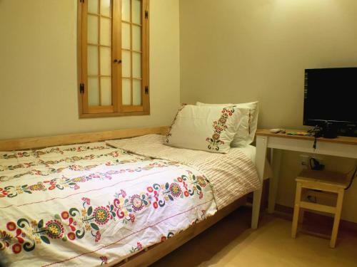 Hostal J Garden House