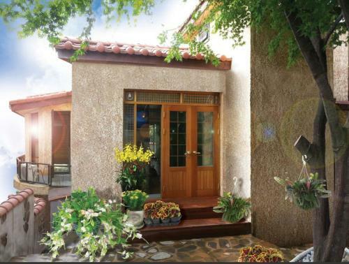 Hostal J Garden House