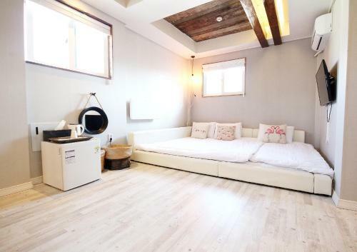 Hostal Daemyung Guesthouse