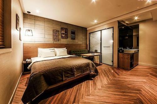Venice Motel Yonghodong