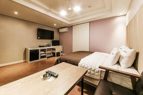 Venice Motel Yonghodong
