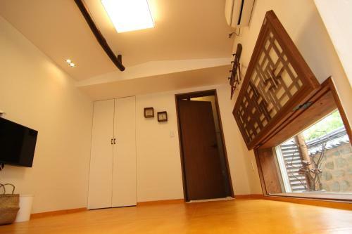 Hostal Sungsim Hanok Guesthouse