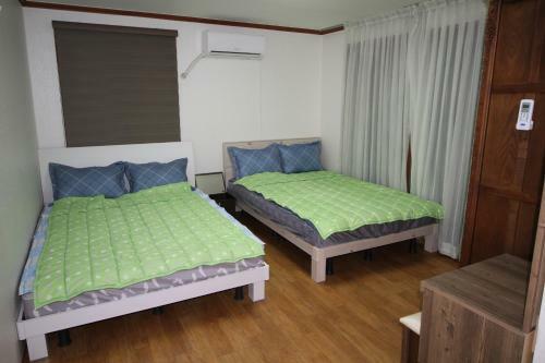Hostal The Park Guesthouse