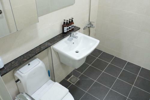 Hostal Korus Guesthouse