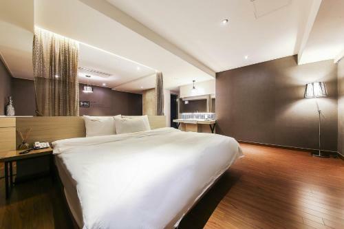 Bundang Regency Hotel