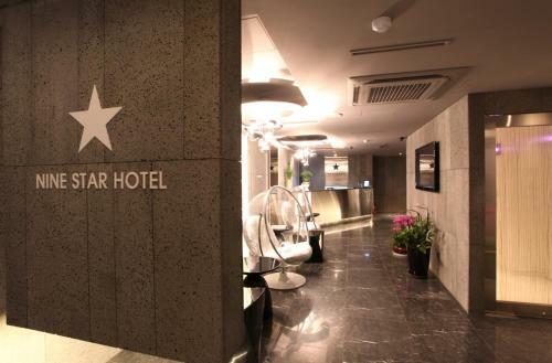Motel Nine Star Hotel