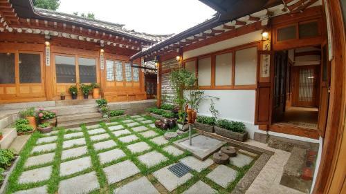 Hostal Sophia Hanok Guesthouse