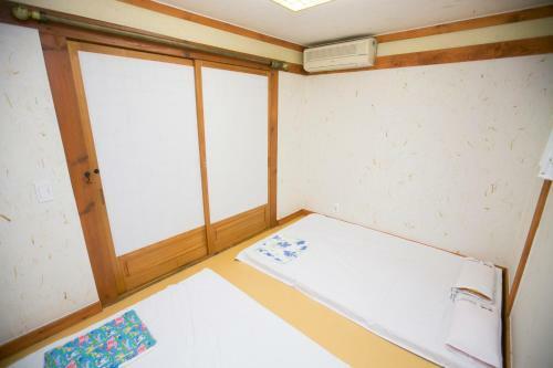 Hostal Bukchonmaru Hanok Guesthouse