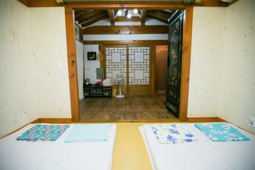 Hostal Bukchonmaru Hanok Guesthouse
