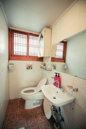 Hostal Bukchonmaru Hanok Guesthouse