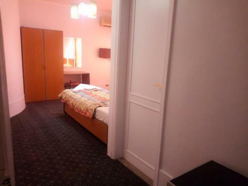 Invitation Hostel