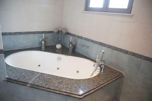 Villa Nasma Luxury Stays - Frond M, Palm Jumeirah