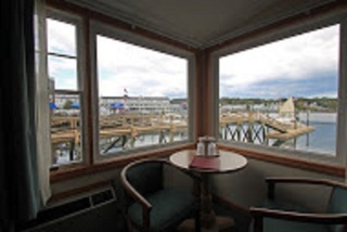 Hotel Tugboat Inn