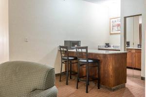 Hotel Comfort Suites