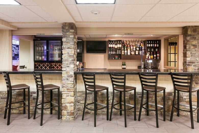 Hotel Baymont Inn & Suites