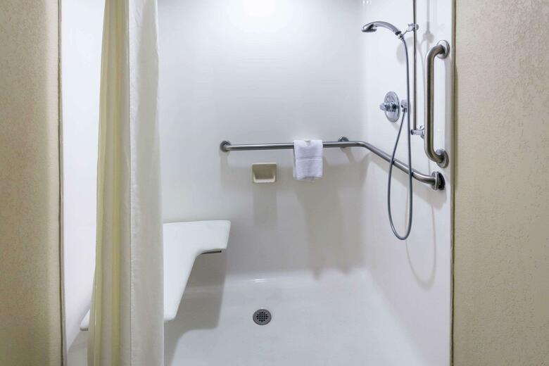 Hotel Baymont Inn & Suites