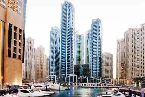 Dream Inn Dubai Apartments - Bay Central