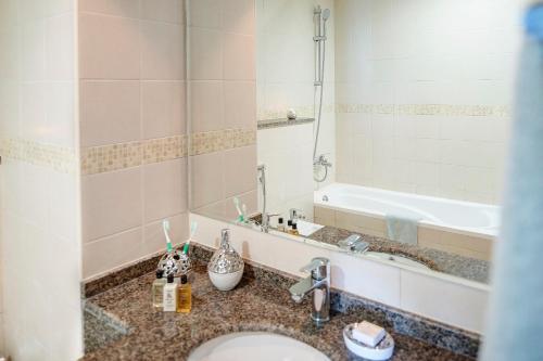Dream Inn Dubai Apartments - Bay Central
