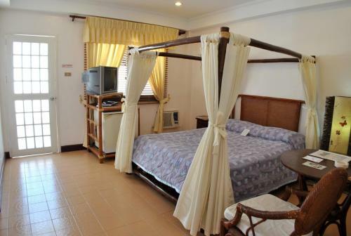 Hotel Surfside Boracay Resort And Spa
