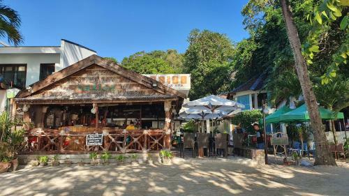 Hotel Surfside Boracay Resort And Spa