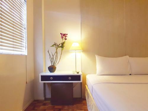 The Clipper Hotel
