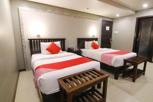 Artina Suites Hotel