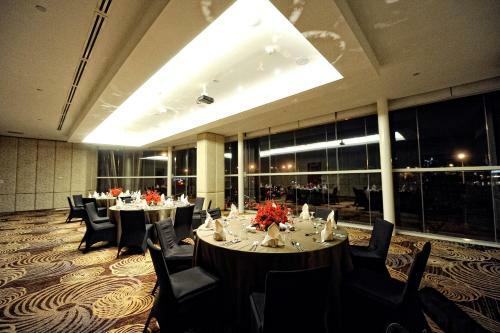 Acacia Hotel Manila