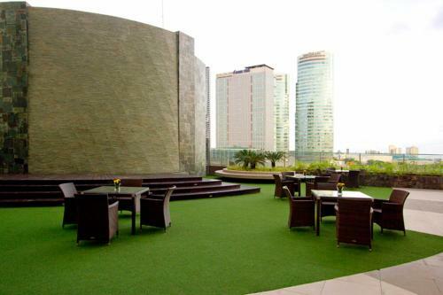 Acacia Hotel Manila
