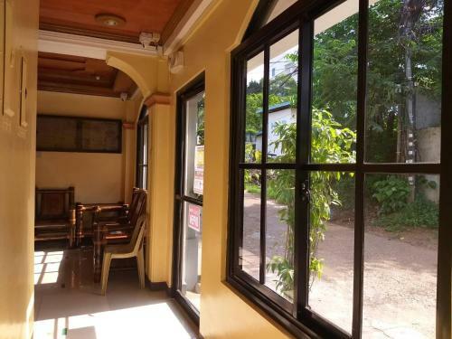 Posada Divine Castle Travelers Inn