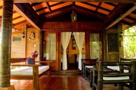 Hotel Chema's By The Sea
