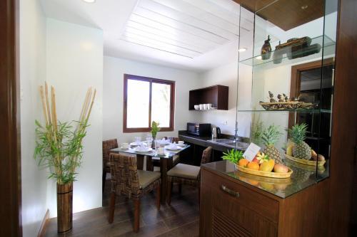 Hotel Coron Soleil Garden Resort