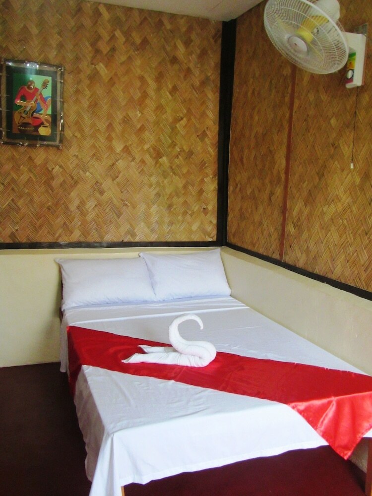 Hostal Coron Guapos Guesthouse