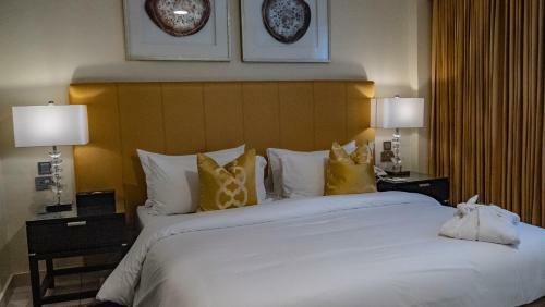 Oak Plaza Hotels East Airport