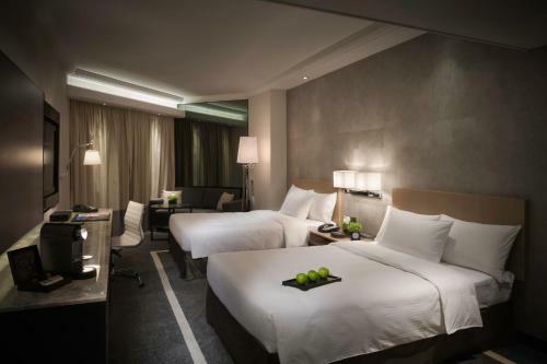 Gateway Hotel, Marco Polo