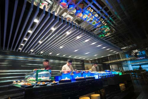 Gateway Hotel, Marco Polo