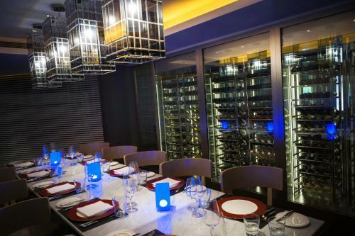 Gateway Hotel, Marco Polo