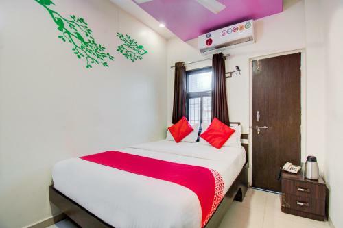 Oyo 11548 Hotel Mrunal Palace
