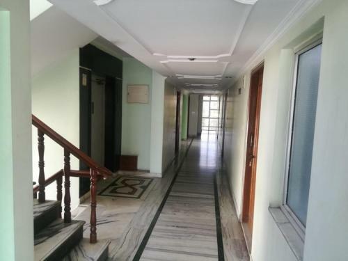 Hotel Madhav Palace