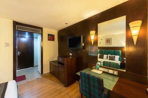 Oyo 316 Hotel Brigade Royale