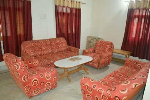 Posada Middle Way Home Stay