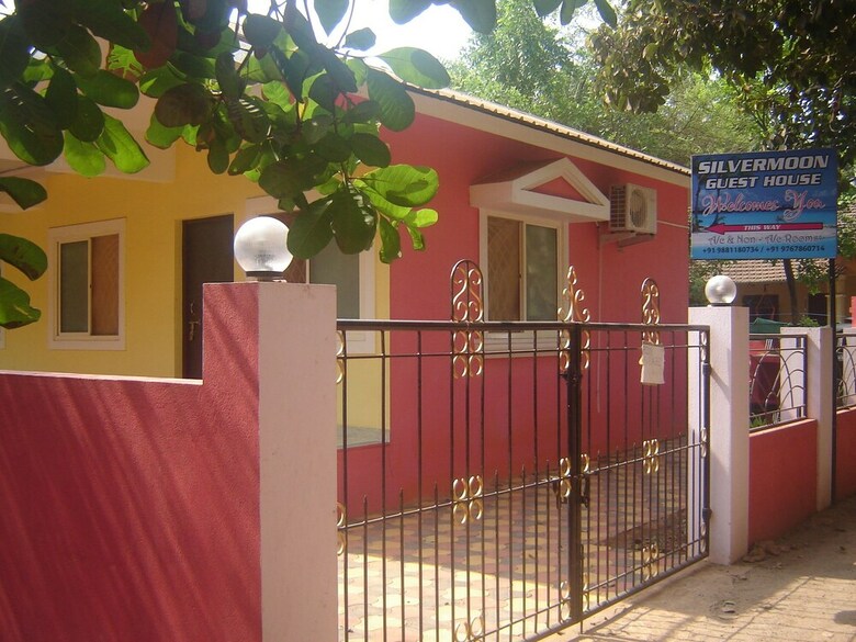 Hostal Silver Moon Guest House