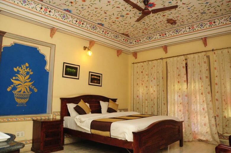 Hotel Sajjan Niwas